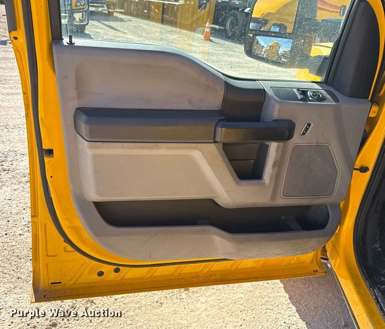 image for item EJ4535 2019 Ford F350 Super Duty XL utility bed pickup truck