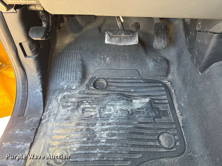 image for item EJ4535 2019 Ford F350 Super Duty XL utility bed pickup truck