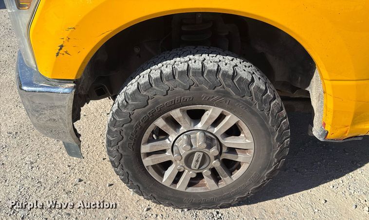 image for item EJ4535 2019 Ford F350 Super Duty XL utility bed pickup truck