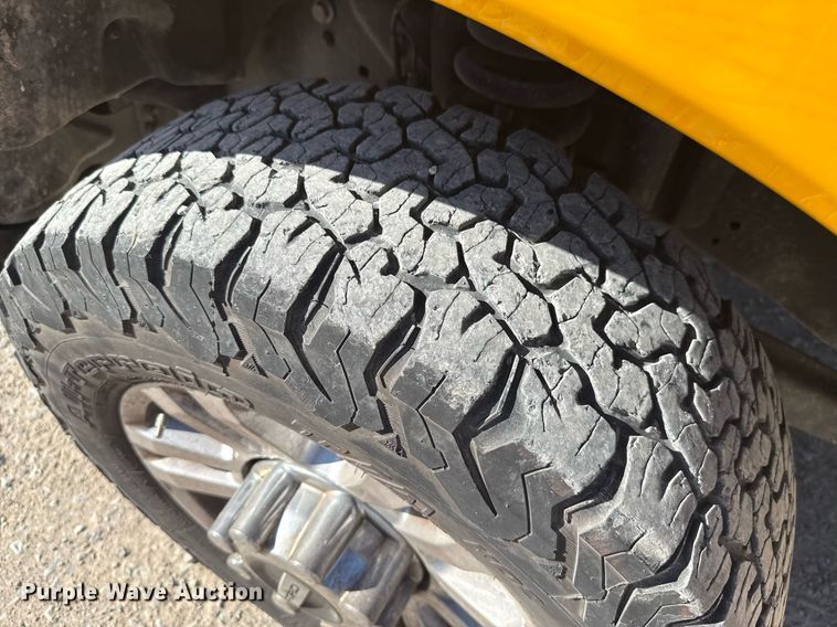 image for item EJ4535 2019 Ford F350 Super Duty XL utility bed pickup truck