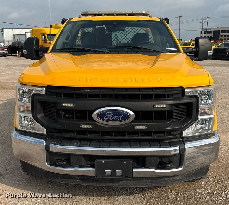image for item EJ4536 2020 Ford F350 Super Duty utility bed pickup truck