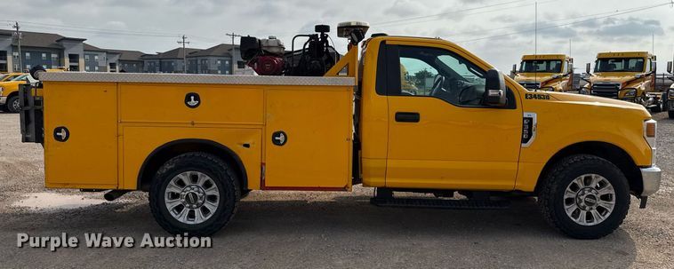 image for item EJ4536 2020 Ford F350 Super Duty utility bed pickup truck
