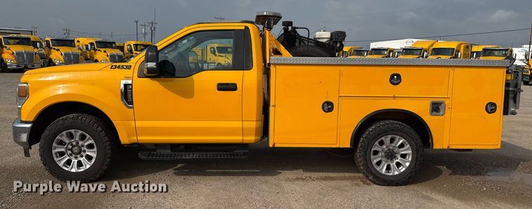 image for item EJ4536 2020 Ford F350 Super Duty utility bed pickup truck