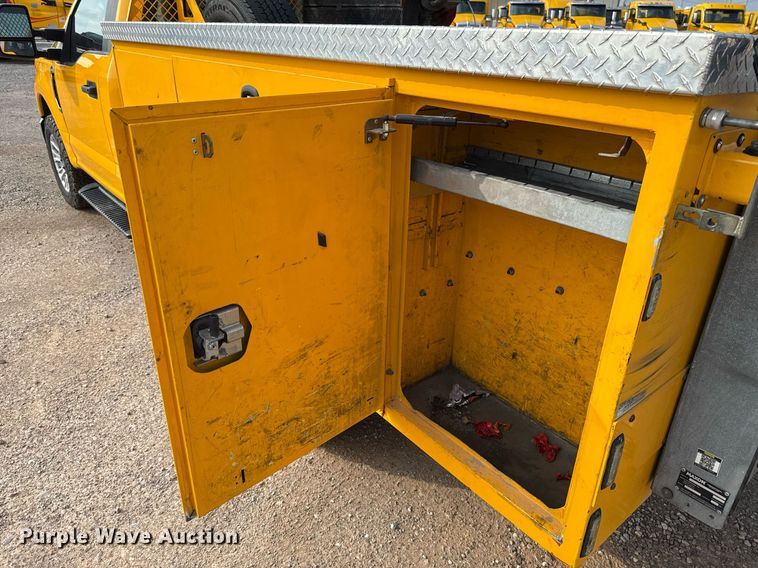 image for item EJ4536 2020 Ford F350 Super Duty utility bed pickup truck