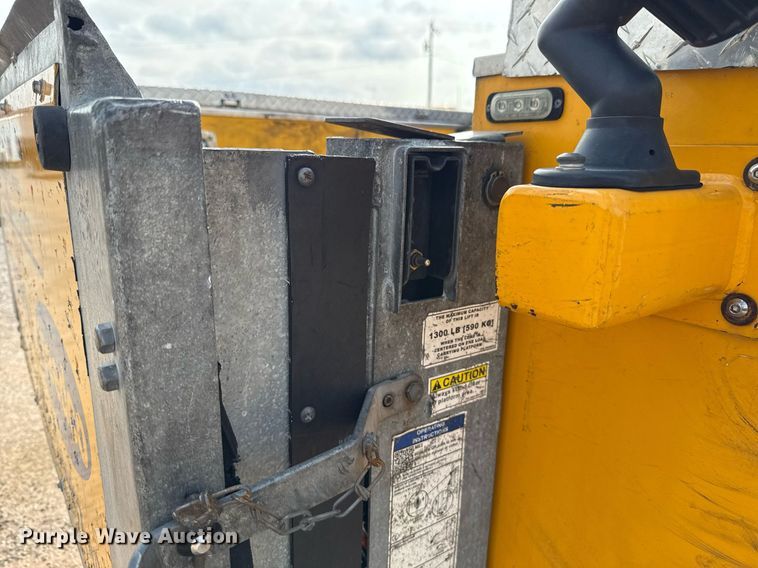 image for item EJ4536 2020 Ford F350 Super Duty utility bed pickup truck