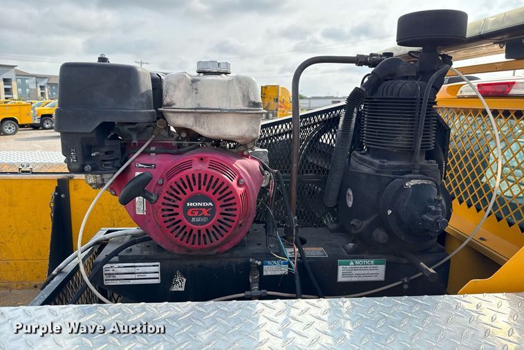 image for item EJ4536 2020 Ford F350 Super Duty utility bed pickup truck