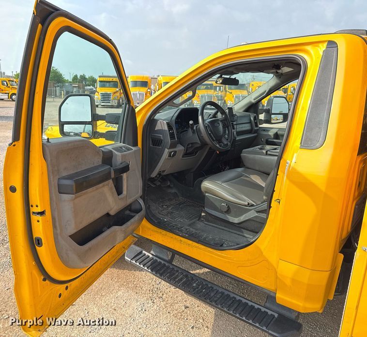 image for item EJ4536 2020 Ford F350 Super Duty utility bed pickup truck