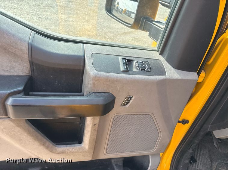 image for item EJ4536 2020 Ford F350 Super Duty utility bed pickup truck