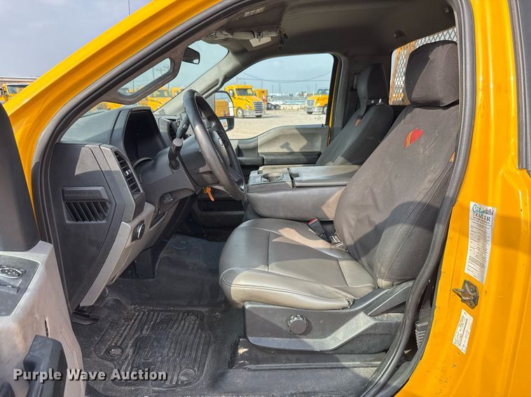 image for item EJ4536 2020 Ford F350 Super Duty utility bed pickup truck