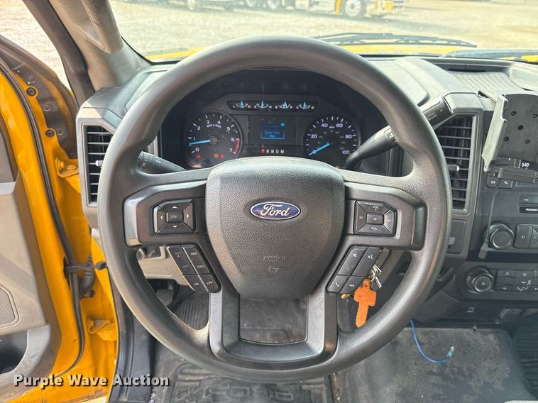 image for item EJ4536 2020 Ford F350 Super Duty utility bed pickup truck