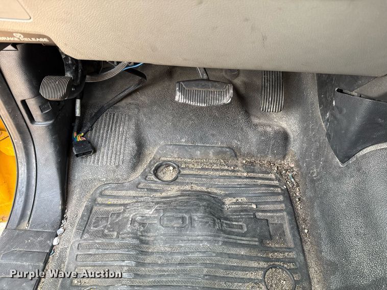 image for item EJ4536 2020 Ford F350 Super Duty utility bed pickup truck