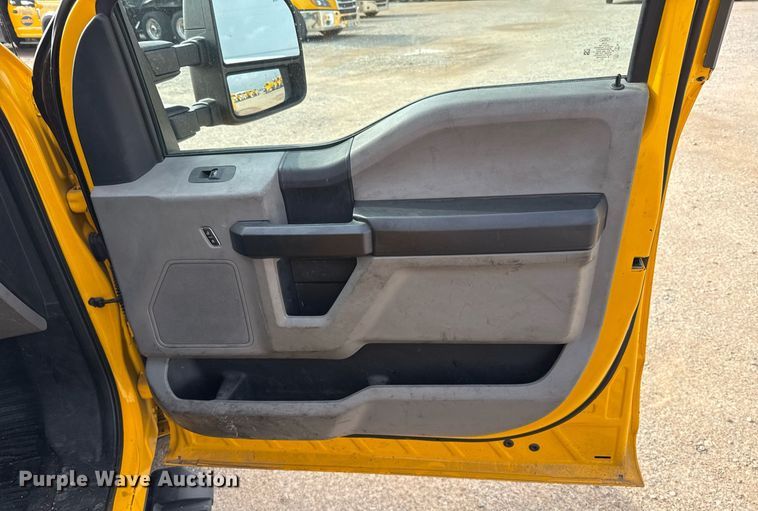 image for item EJ4536 2020 Ford F350 Super Duty utility bed pickup truck