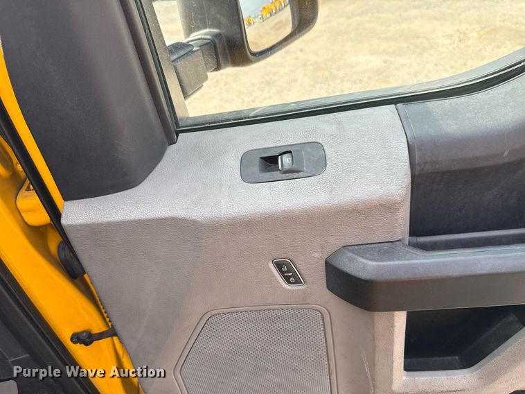 image for item EJ4536 2020 Ford F350 Super Duty utility bed pickup truck