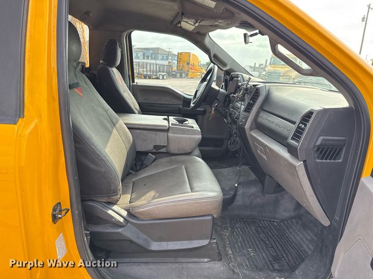 image for item EJ4536 2020 Ford F350 Super Duty utility bed pickup truck