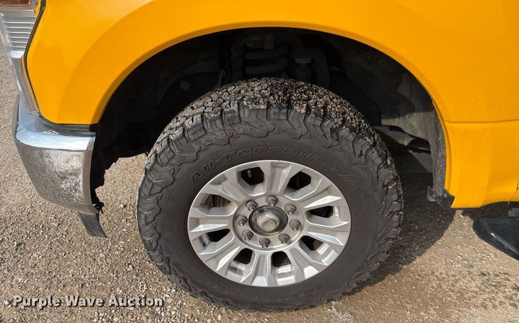 image for item EJ4536 2020 Ford F350 Super Duty utility bed pickup truck