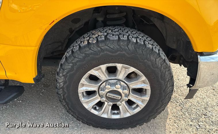 image for item EJ4536 2020 Ford F350 Super Duty utility bed pickup truck