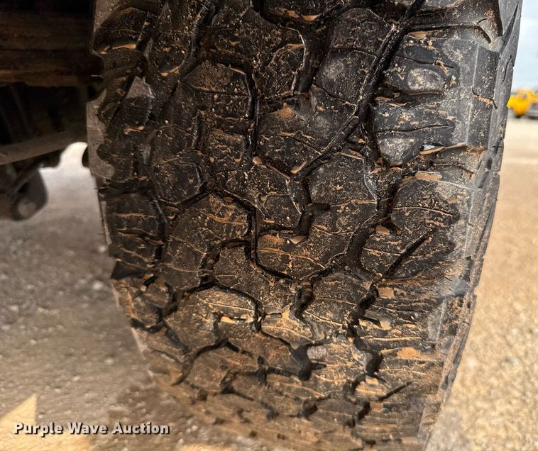 image for item EJ4536 2020 Ford F350 Super Duty utility bed pickup truck