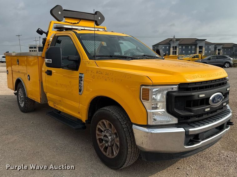 image for item EJ4537 2022 Ford F350 Super Duty utility bed pickup truck
