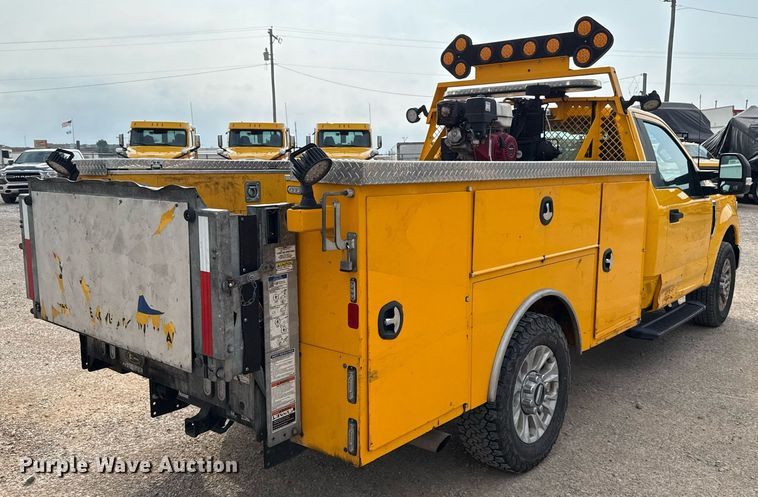 image for item EJ4537 2022 Ford F350 Super Duty utility bed pickup truck