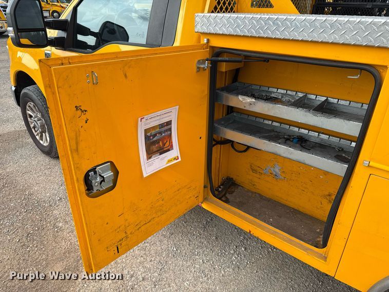 image for item EJ4537 2022 Ford F350 Super Duty utility bed pickup truck