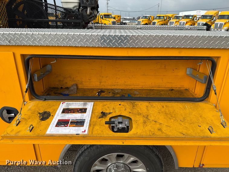 image for item EJ4537 2022 Ford F350 Super Duty utility bed pickup truck