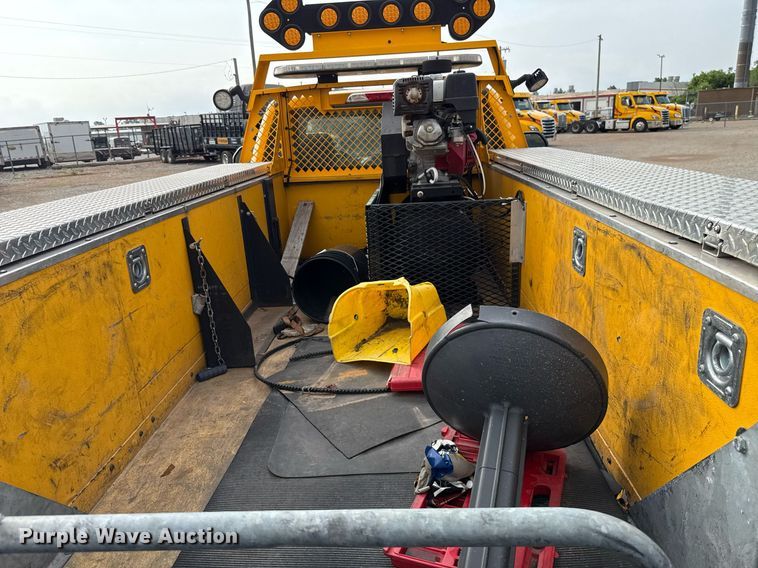 image for item EJ4537 2022 Ford F350 Super Duty utility bed pickup truck