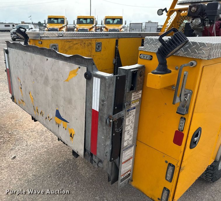 image for item EJ4537 2022 Ford F350 Super Duty utility bed pickup truck