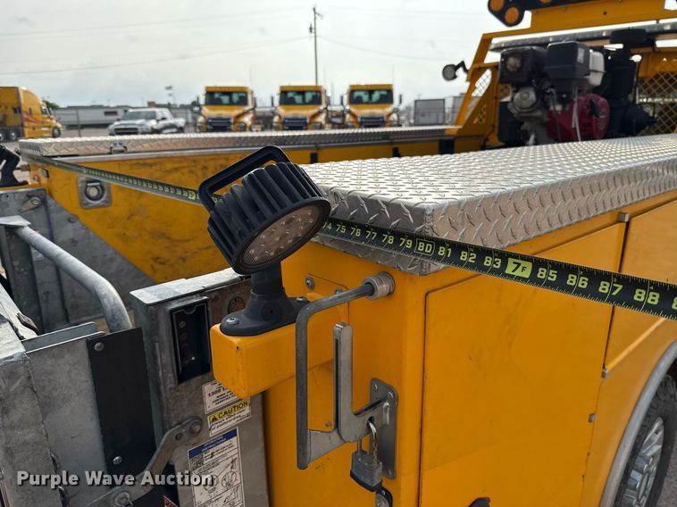 image for item EJ4537 2022 Ford F350 Super Duty utility bed pickup truck