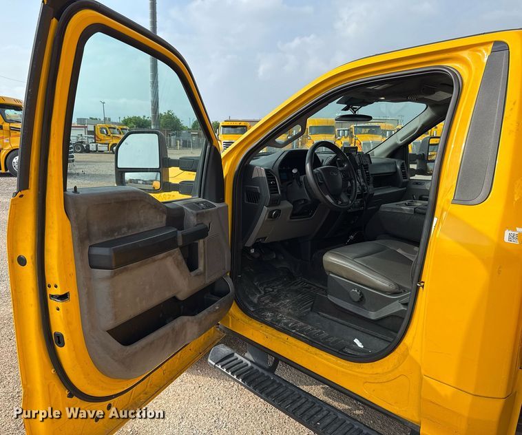 image for item EJ4537 2022 Ford F350 Super Duty utility bed pickup truck