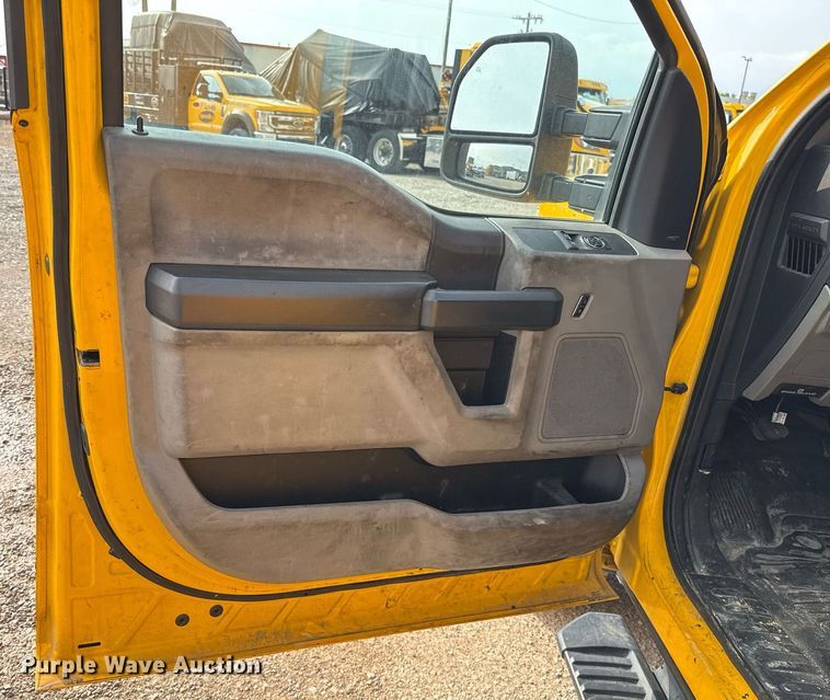 image for item EJ4537 2022 Ford F350 Super Duty utility bed pickup truck