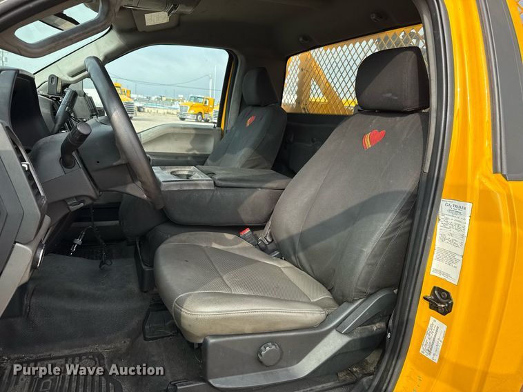 image for item EJ4537 2022 Ford F350 Super Duty utility bed pickup truck