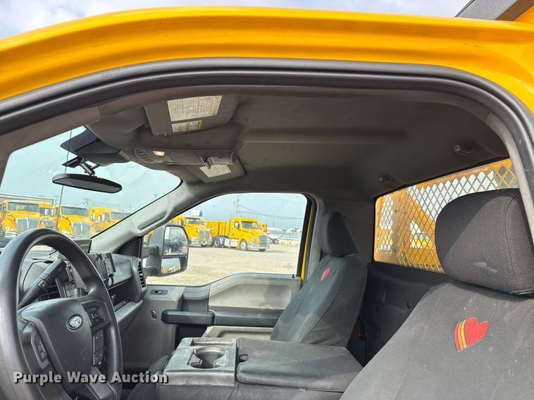 image for item EJ4537 2022 Ford F350 Super Duty utility bed pickup truck