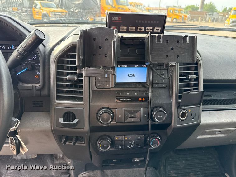 image for item EJ4537 2022 Ford F350 Super Duty utility bed pickup truck