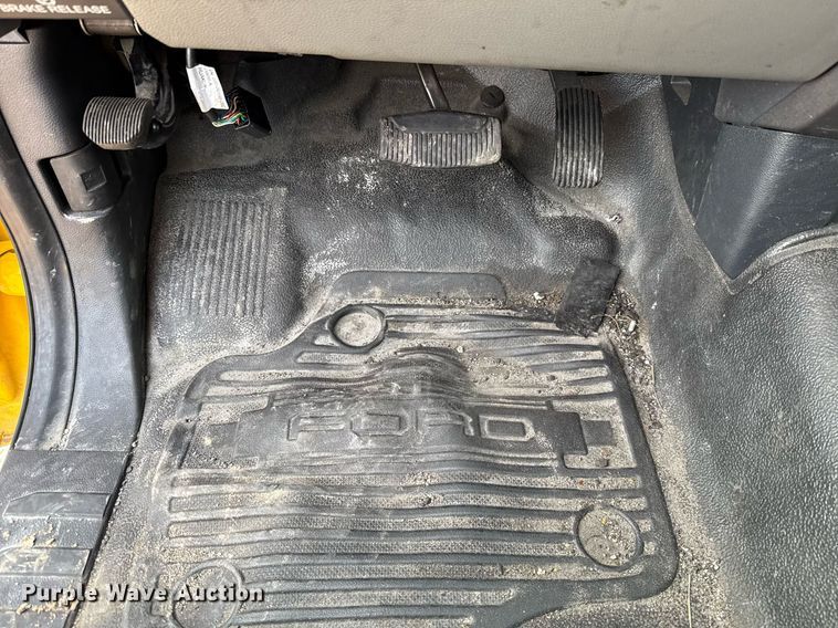 image for item EJ4537 2022 Ford F350 Super Duty utility bed pickup truck