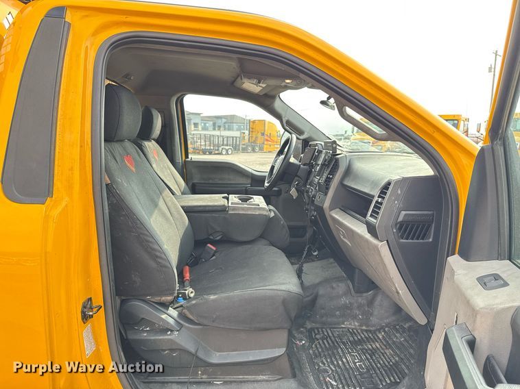 image for item EJ4537 2022 Ford F350 Super Duty utility bed pickup truck