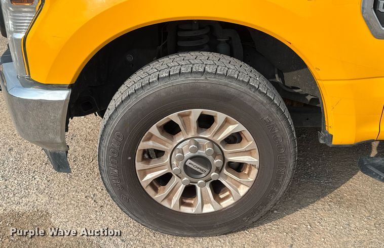 image for item EJ4537 2022 Ford F350 Super Duty utility bed pickup truck