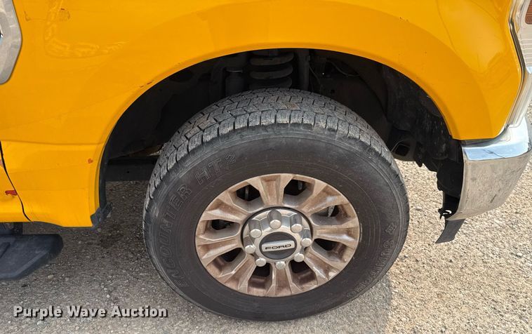 image for item EJ4537 2022 Ford F350 Super Duty utility bed pickup truck