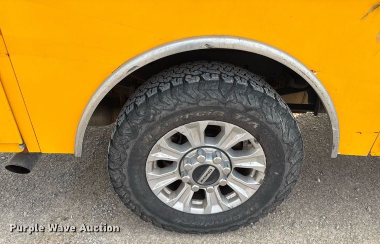 image for item EJ4537 2022 Ford F350 Super Duty utility bed pickup truck