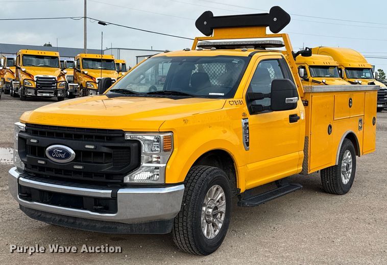 image for item EJ4538 2022 Ford F350 Super Duty utility bed pickup truck