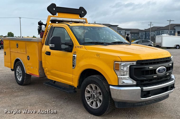 image for item EJ4538 2022 Ford F350 Super Duty utility bed pickup truck