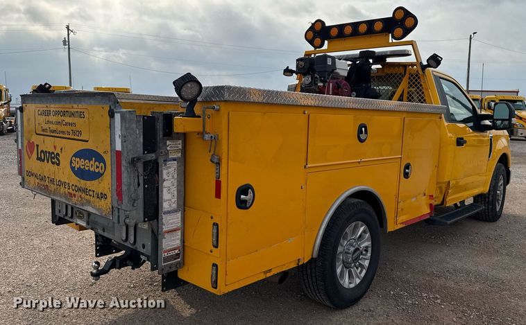 image for item EJ4538 2022 Ford F350 Super Duty utility bed pickup truck