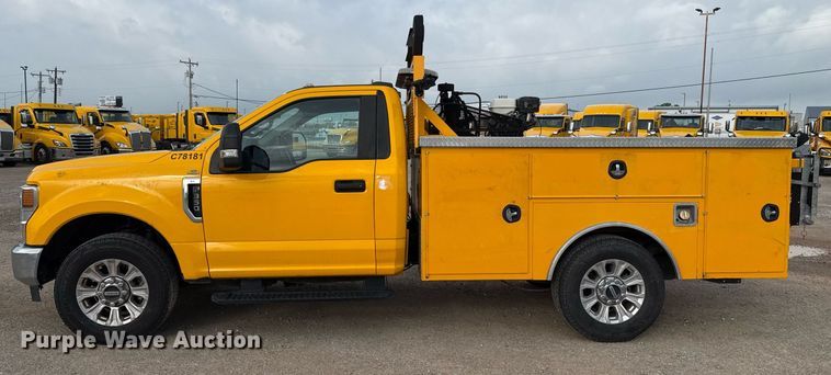 image for item EJ4538 2022 Ford F350 Super Duty utility bed pickup truck