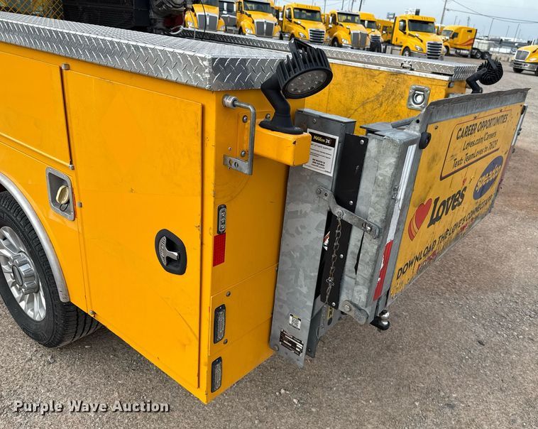 image for item EJ4538 2022 Ford F350 Super Duty utility bed pickup truck