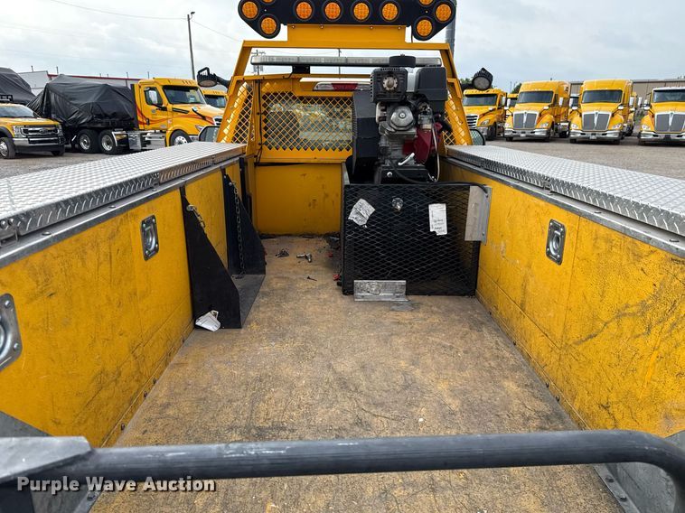 image for item EJ4538 2022 Ford F350 Super Duty utility bed pickup truck