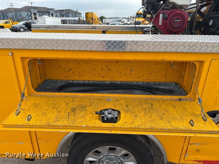 image for item EJ4538 2022 Ford F350 Super Duty utility bed pickup truck