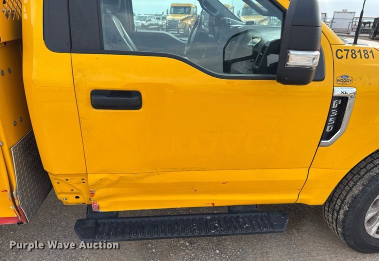 image for item EJ4538 2022 Ford F350 Super Duty utility bed pickup truck