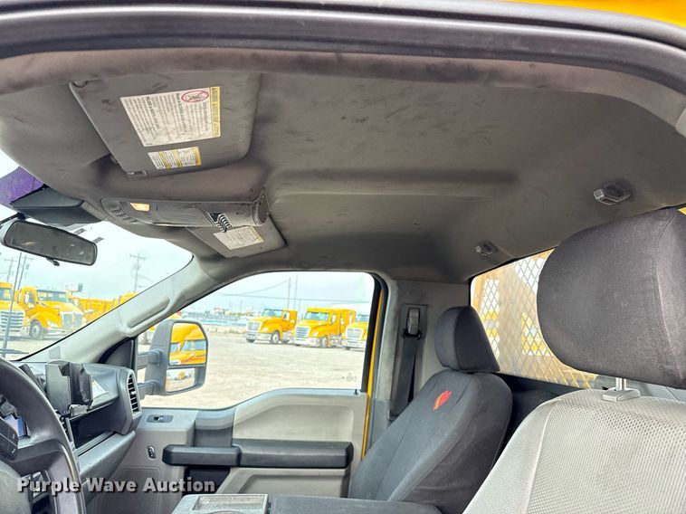 image for item EJ4538 2022 Ford F350 Super Duty utility bed pickup truck