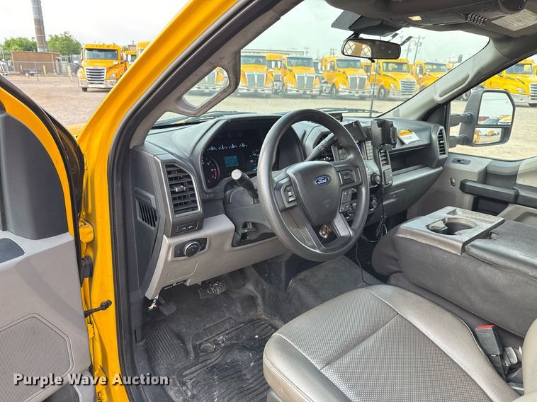 image for item EJ4538 2022 Ford F350 Super Duty utility bed pickup truck