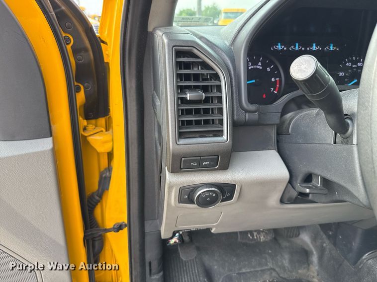 image for item EJ4538 2022 Ford F350 Super Duty utility bed pickup truck