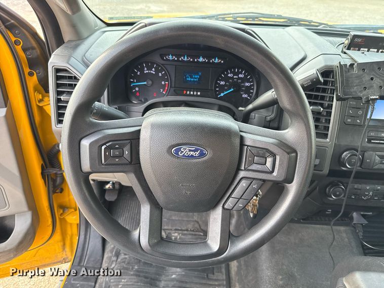 image for item EJ4538 2022 Ford F350 Super Duty utility bed pickup truck